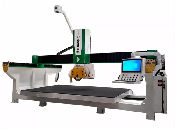 A HTQ700GL 5 tengelyes CNC hídfűrész megfelelő egyedi kőgyártáshoz?